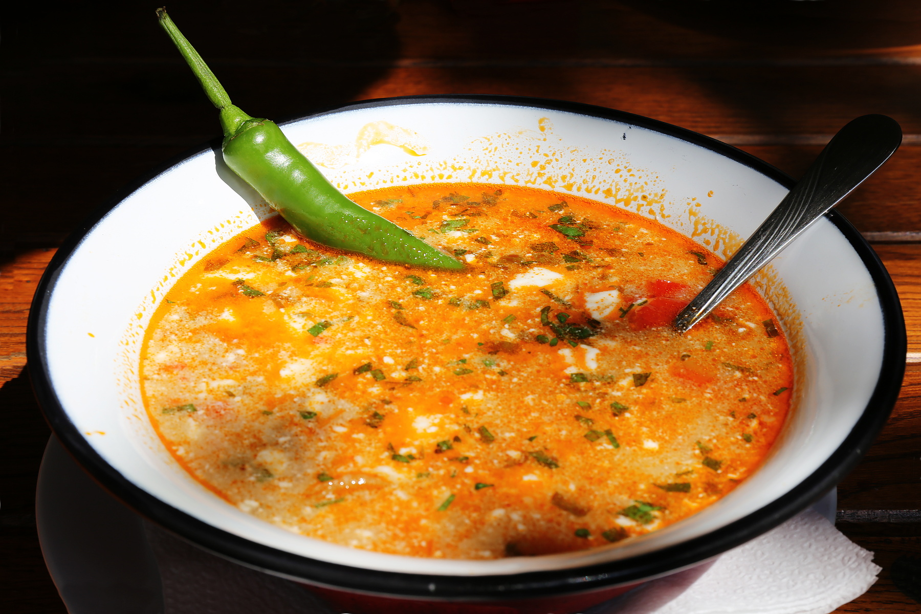 Ciorba: minestra tipica rumena, come la ciorba de fasole (zuppa di fagioli).